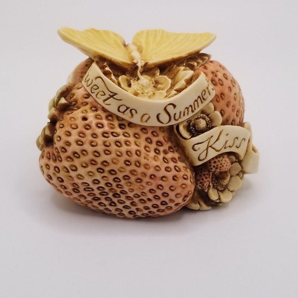 Harmony Kingdom Sweet As A Summer Kiss Strawberries Strawberry Figurine England - Picture 1 of 12